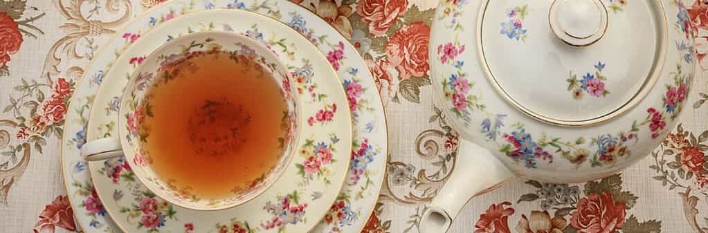 LA HORA DEL TÉ